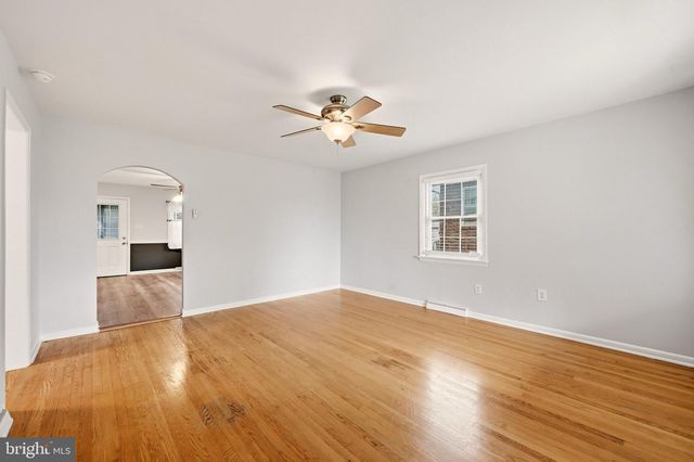 427 WOODBURY AVE, Martinsburg, WV 25404