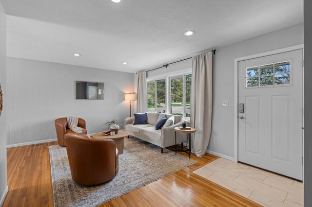 10631 Xavier Avenue S, Bloomington, MN 55437