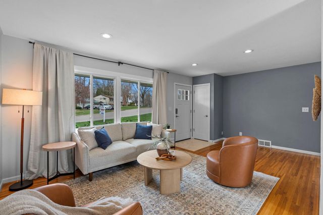 10631 Xavier Avenue S, Bloomington, MN 55437