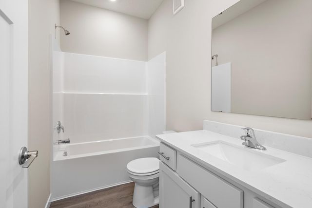 7701 Birch Street, Clear Lake, MN 55319