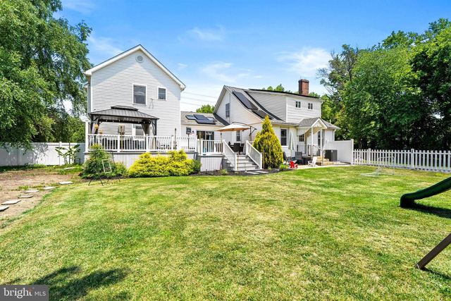 400 MONMOUTH ST, Hightstown, NJ 08520