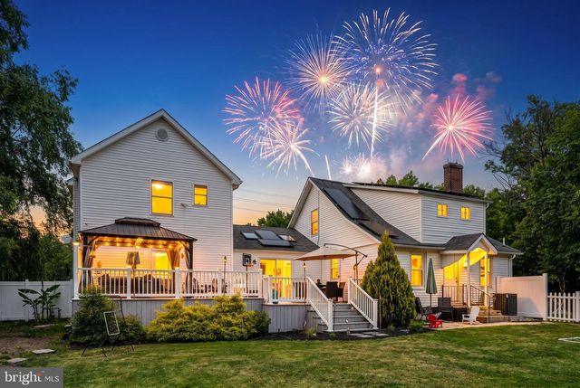 400 MONMOUTH ST, Hightstown, NJ 08520