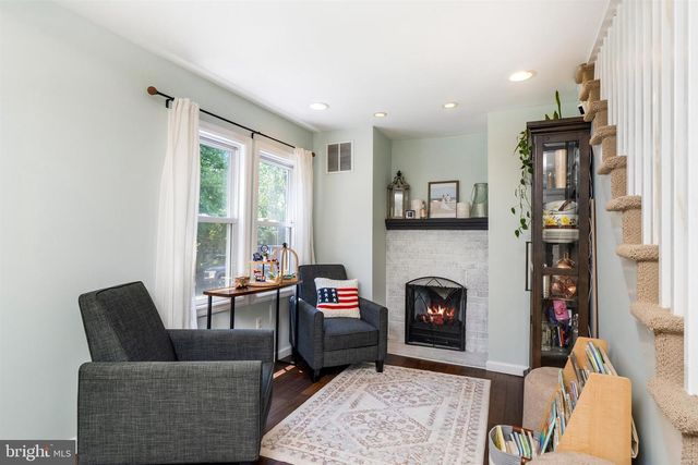 400 MONMOUTH ST, Hightstown, NJ 08520