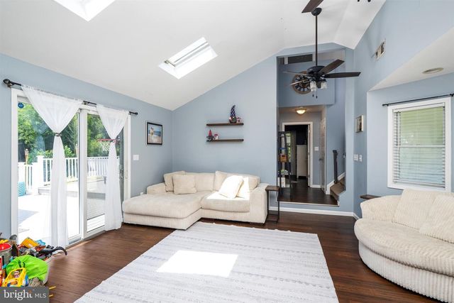 400 MONMOUTH ST, Hightstown, NJ 08520