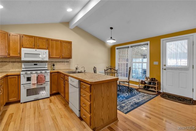 155 Wedgewood Drive, Amherst, NY 14221
