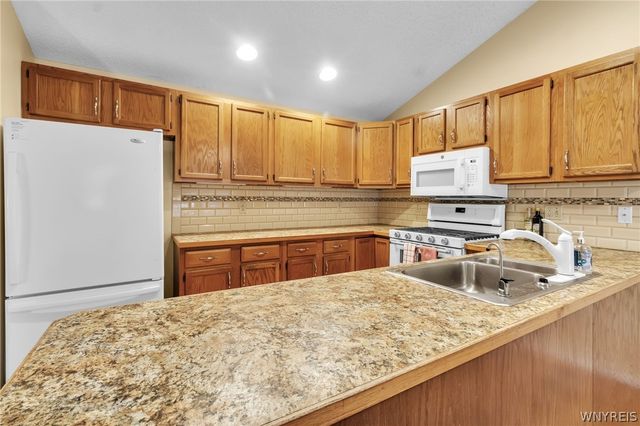 155 Wedgewood Drive, Amherst, NY 14221