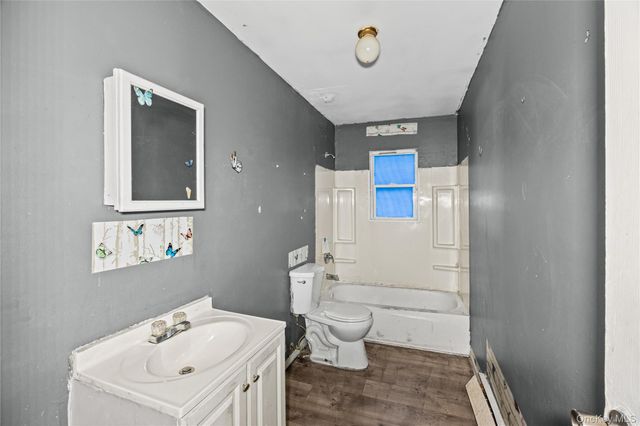 85 Norfleet Lane, Coram, NY 11727