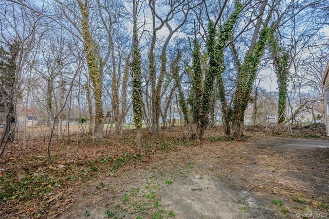 85 Norfleet Lane, Coram, NY 11727