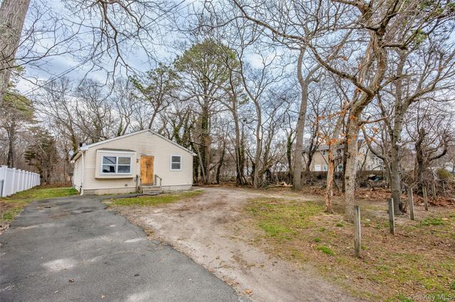 85 Norfleet Lane, Coram, NY 11727