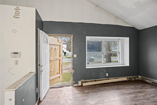 85 Norfleet Lane, Coram, NY 11727