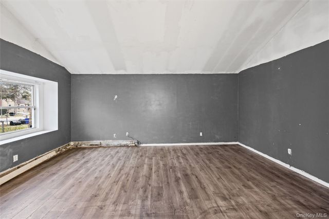 85 Norfleet Lane, Coram, NY 11727