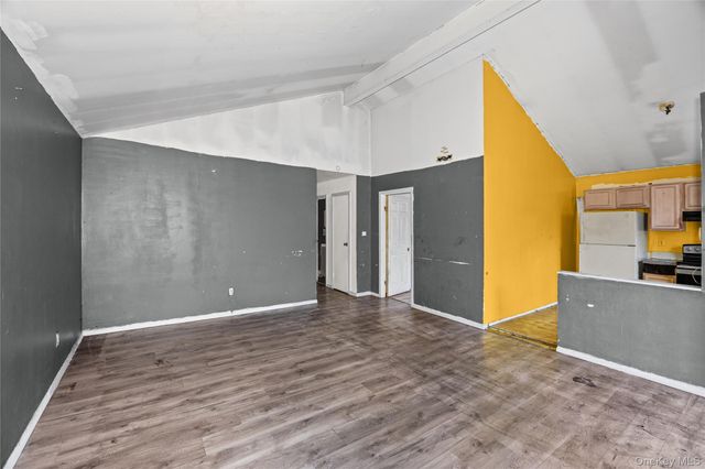 85 Norfleet Lane, Coram, NY 11727