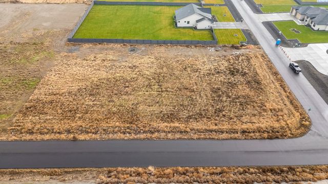 7203 Ambrosia St, Kennewick, WA 99338