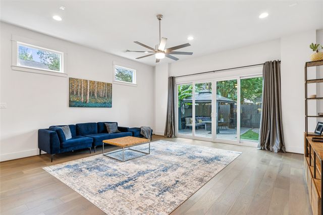 620 E 26th Street, Houston, TX 77008