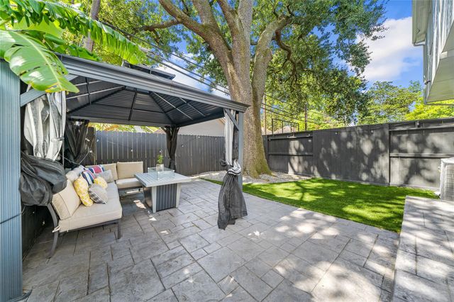 620 E 26th Street, Houston, TX 77008