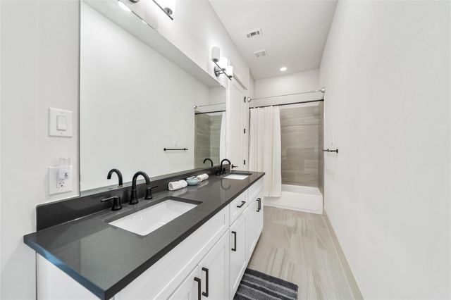 620 E 26th Street, Houston, TX 77008