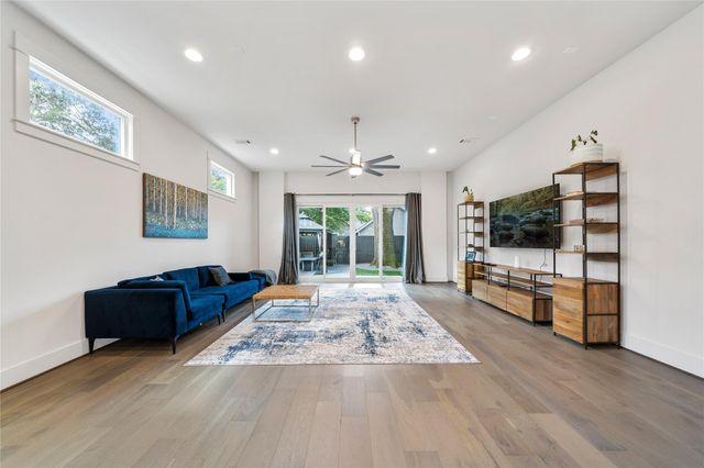 620 E 26th Street, Houston, TX 77008