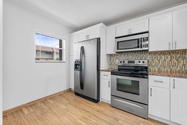 2865 SW 22nd Avenue 105, Delray Beach, FL 33445