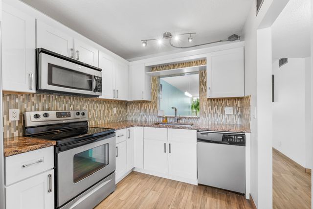 2865 SW 22nd Avenue 105, Delray Beach, FL 33445