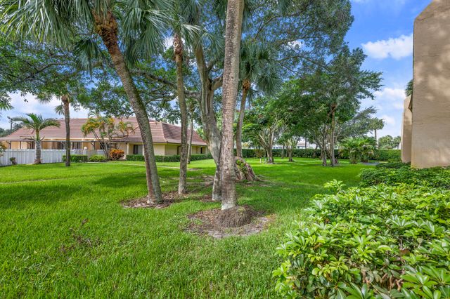 2865 SW 22nd Avenue 105, Delray Beach, FL 33445