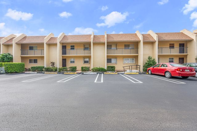 2865 SW 22nd Avenue 105, Delray Beach, FL 33445