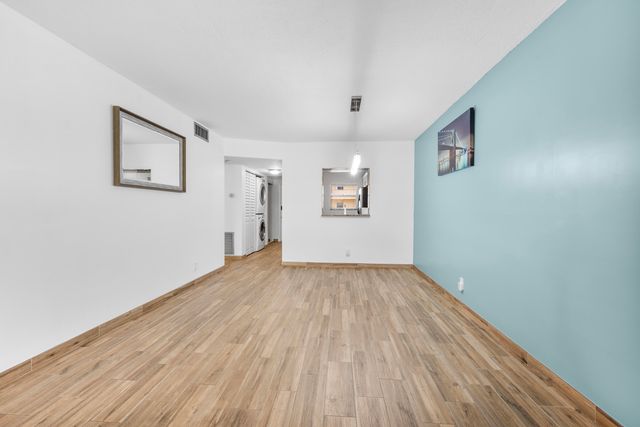 2865 SW 22nd Avenue 105, Delray Beach, FL 33445