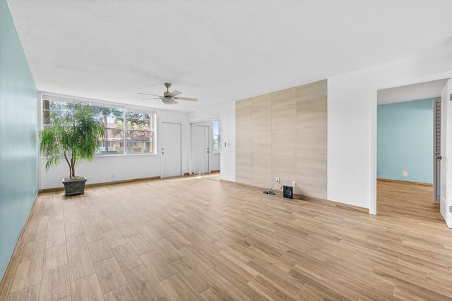 2865 SW 22nd Avenue 105, Delray Beach, FL 33445
