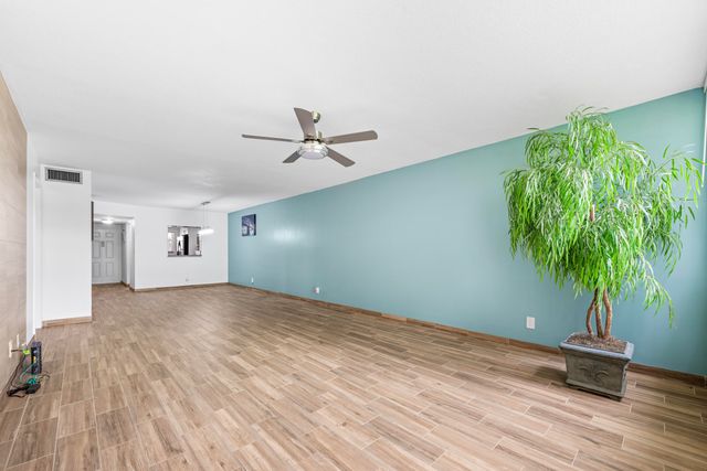 2865 SW 22nd Avenue 105, Delray Beach, FL 33445