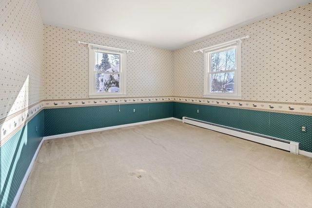 63 Morning Glory Lane, Hartford, VT 05088