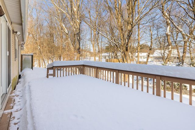 63 Morning Glory Lane, Hartford, VT 05088