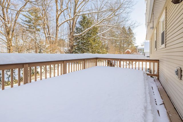 63 Morning Glory Lane, Hartford, VT 05088