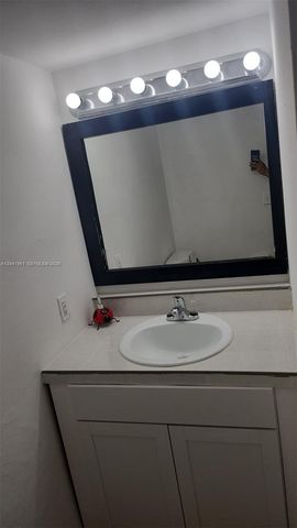15115 NE 6th Ave 32, Miami, FL 33162
