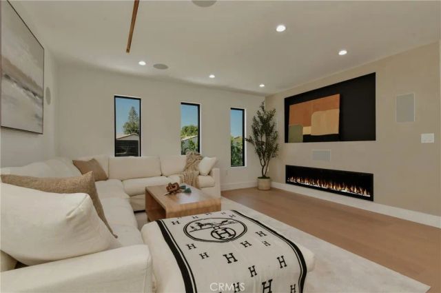 23409 Friar, Woodland Hills, CA 91367
