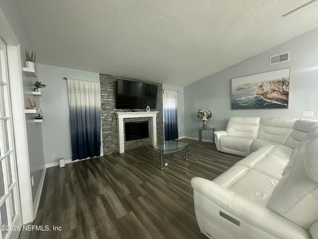 1516 DERRINGER Road, Jacksonville, FL 32225