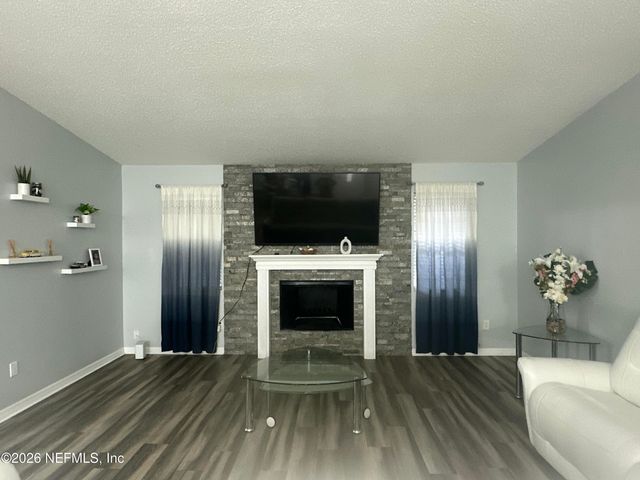 1516 DERRINGER Road, Jacksonville, FL 32225