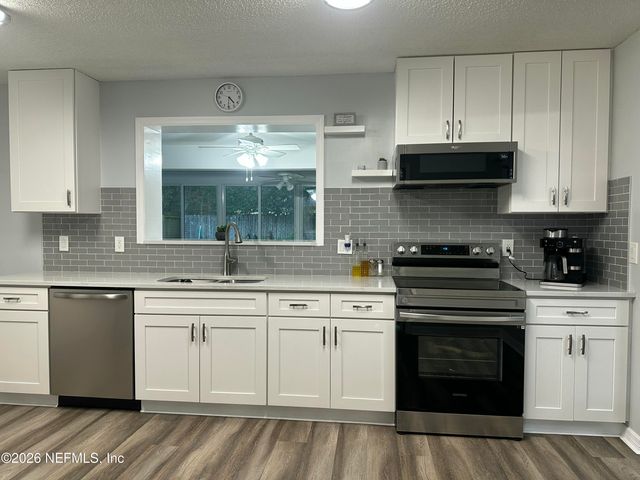 1516 DERRINGER Road, Jacksonville, FL 32225