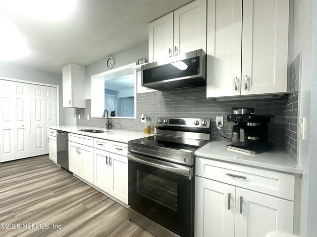 1516 DERRINGER Road, Jacksonville, FL 32225