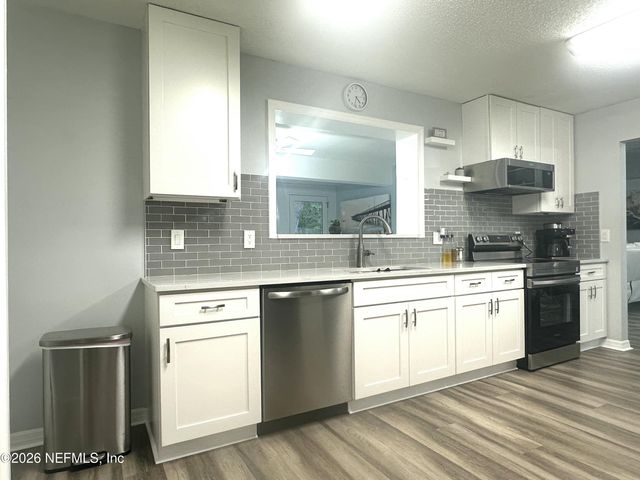 1516 DERRINGER Road, Jacksonville, FL 32225