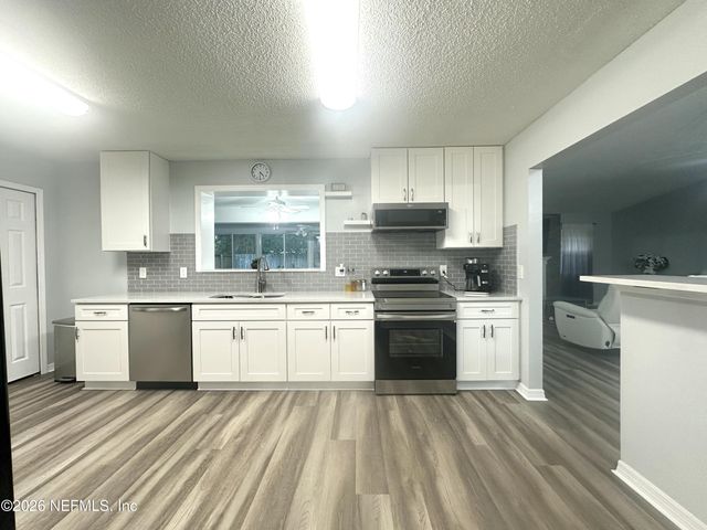 1516 DERRINGER Road, Jacksonville, FL 32225