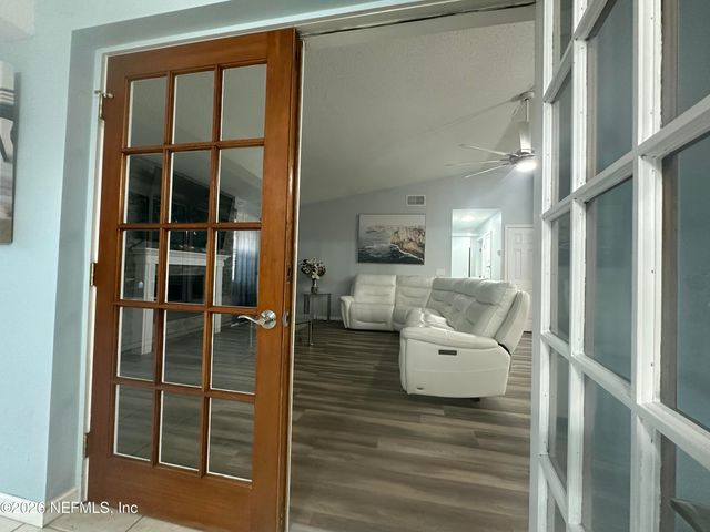 1516 DERRINGER Road, Jacksonville, FL 32225