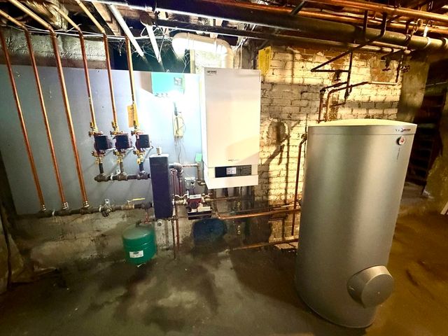 85 Barber Rd 1, Framingham, MA 01702