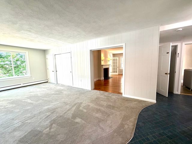 85 Barber Rd 1, Framingham, MA 01702