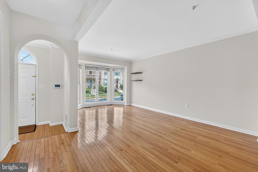 Image 2 of property listing at 2213 LAMP POST LN, Frederick, MD 21701