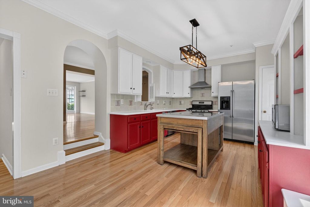 Image 13 of property listing at 2213 LAMP POST LN, Frederick, MD 21701