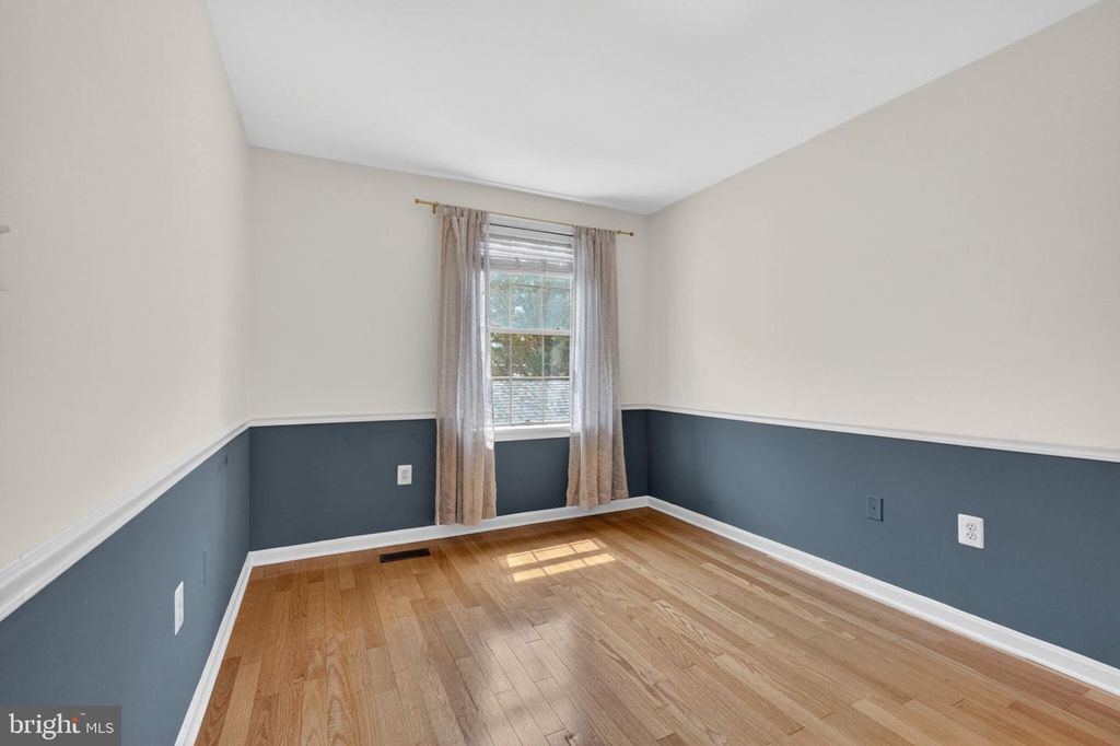 Image 23 of property listing at 2213 LAMP POST LN, Frederick, MD 21701