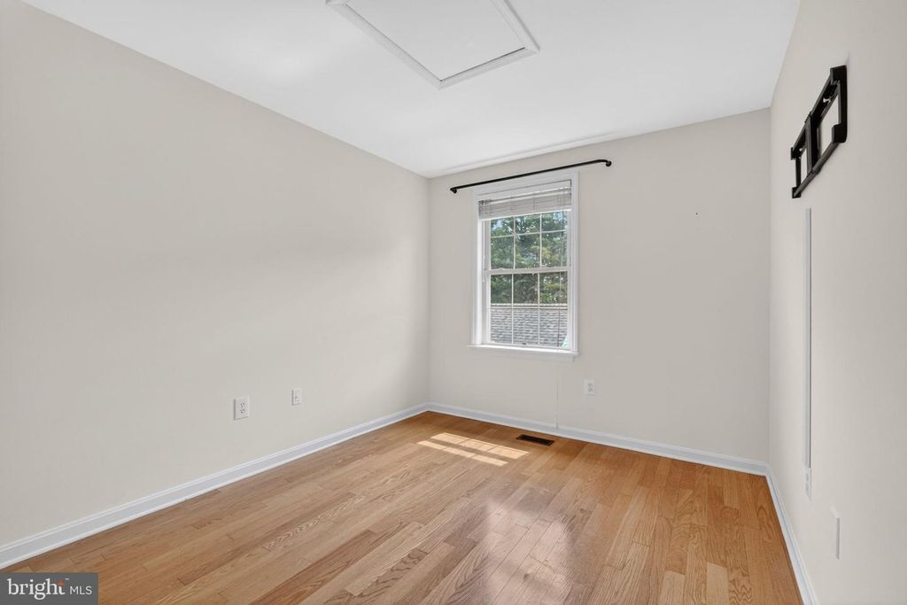 Image 27 of property listing at 2213 LAMP POST LN, Frederick, MD 21701