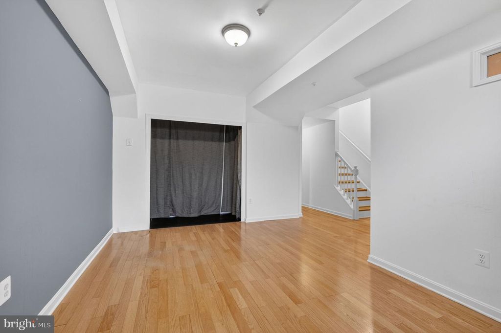Image 29 of property listing at 2213 LAMP POST LN, Frederick, MD 21701