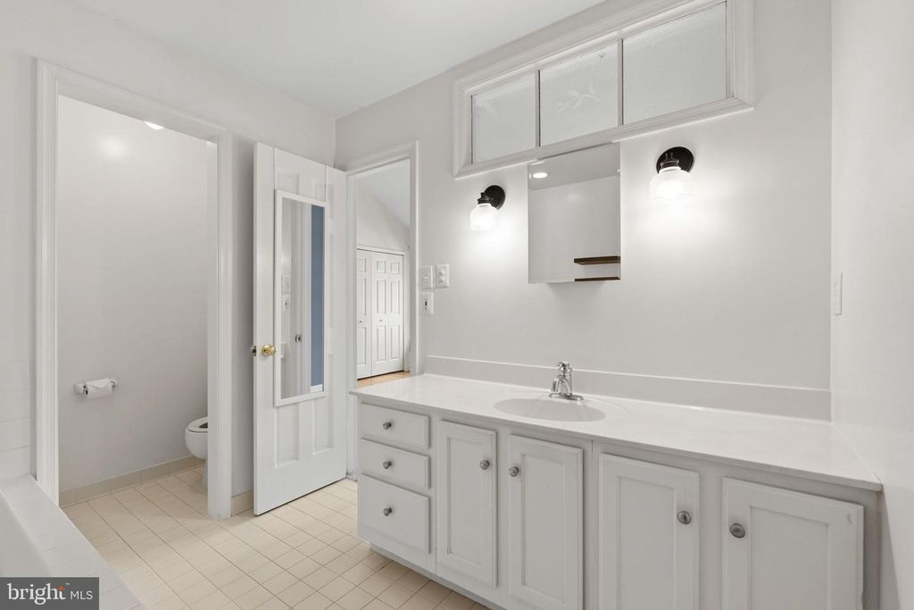 Image 34 of property listing at 2213 LAMP POST LN, Frederick, MD 21701