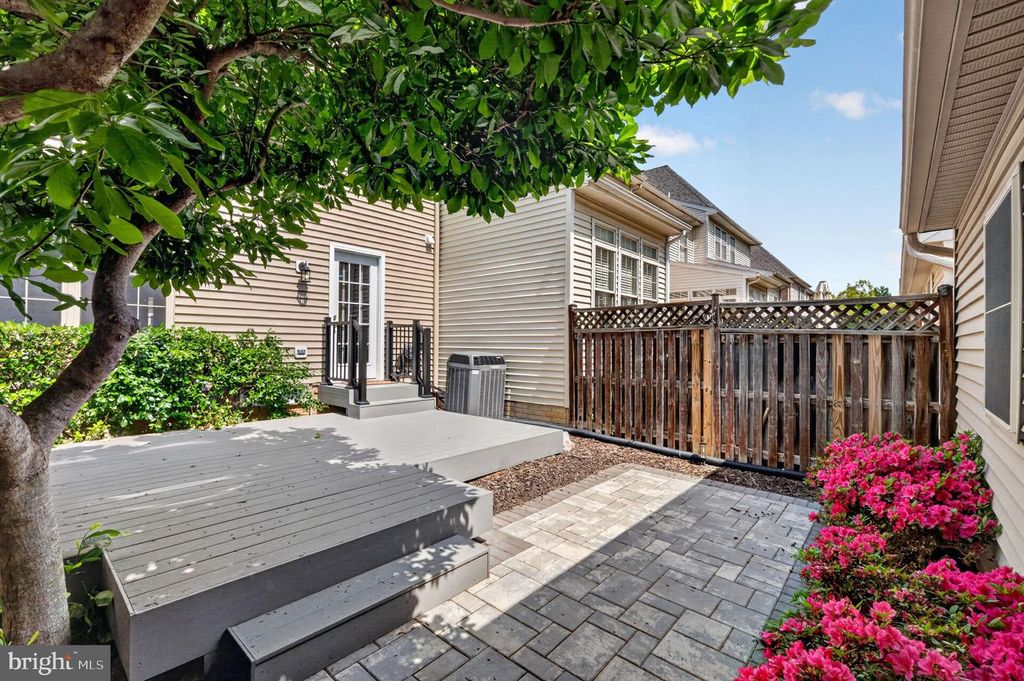 Image 37 of property listing at 2213 LAMP POST LN, Frederick, MD 21701