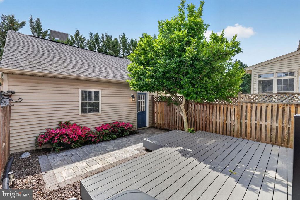 Image 39 of property listing at 2213 LAMP POST LN, Frederick, MD 21701